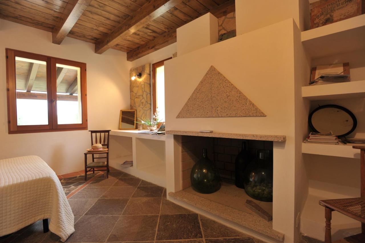 Lierus B&B Gonnosfanadiga Exterior photo